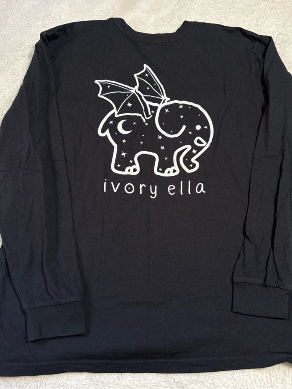 Ivory Ella Winged Elephant Black Long-Sleeve Graphic Tee Women’s Size M